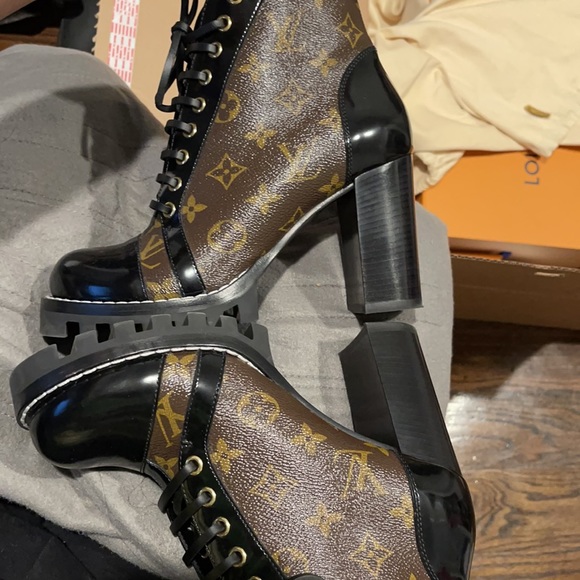 Brand new Louis Vuitton Booties! Hottest in season 3 years in a row! - Picture 5 of 5